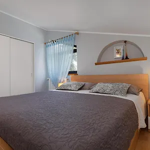  Apartment Tereza